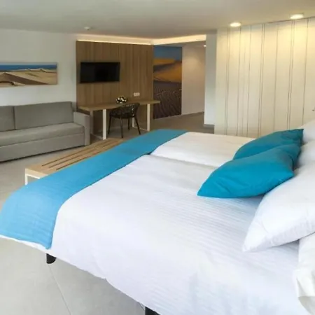 Deluxe Pool View With Halfboard A 400m From *