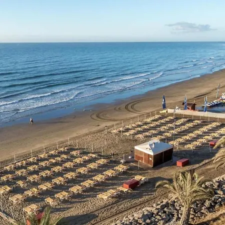 Deluxe Pool View With Halfboard A 400m From Apartment Playa del Ingles (Gran Canaria)